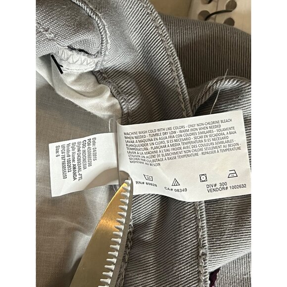 NWT Gloria Vanderbilt Amanda Gray Jeans Size 6 Average Classic Tapered Leg Mid-R - Picture 11 of 11